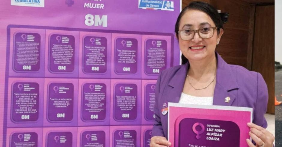 uz Mary Alpízar, diputada de Progreso Social, presentó una reforma al reglamento legislativo.