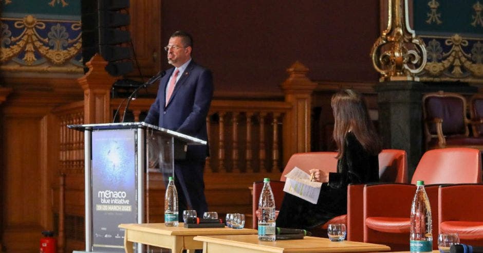 El mandatario participó este lunes en  “Blue Climate Initiative (BIC)” en Mónaco, Francia. Cortesía/La República.