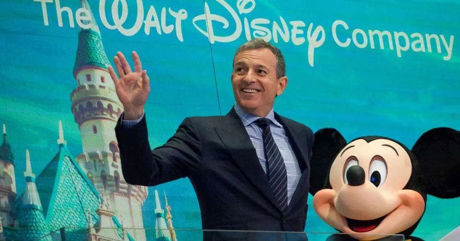 the walt Disney company notificado planilla 200 mil colaboradores decisión rescindir contrato 7 mil empleados