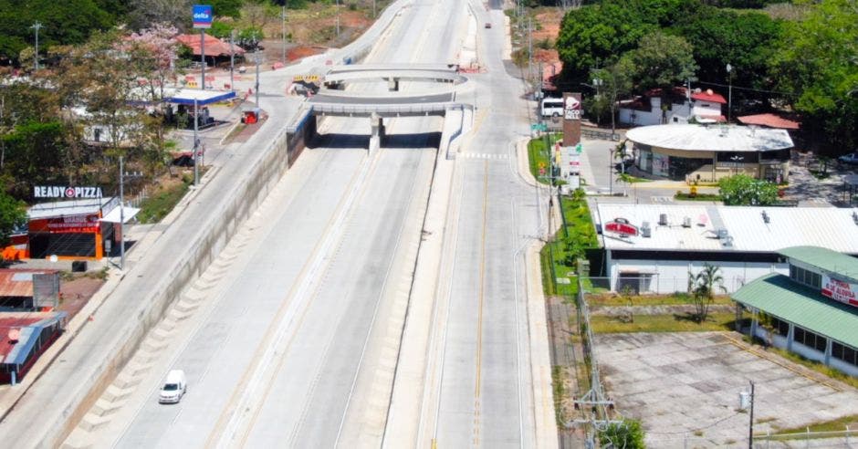 La obra consistía en la rehabilitación y ampliación de este segmento en la Ruta Nacional 1, pasando de dos a cuatro carriles. La idea es que haya dos vías por sentido. Cortesía/La República.