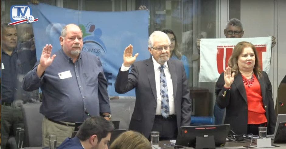 osé Luis Loría, Carlos Salazar y Marta Rodríguez González, exdirectivos de la Caja, Cortesía/La República.