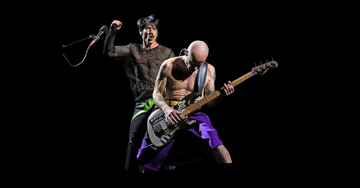 (VIDEO) Los Red Hot Chili Peppers aterrizan en Costa Rica con su
