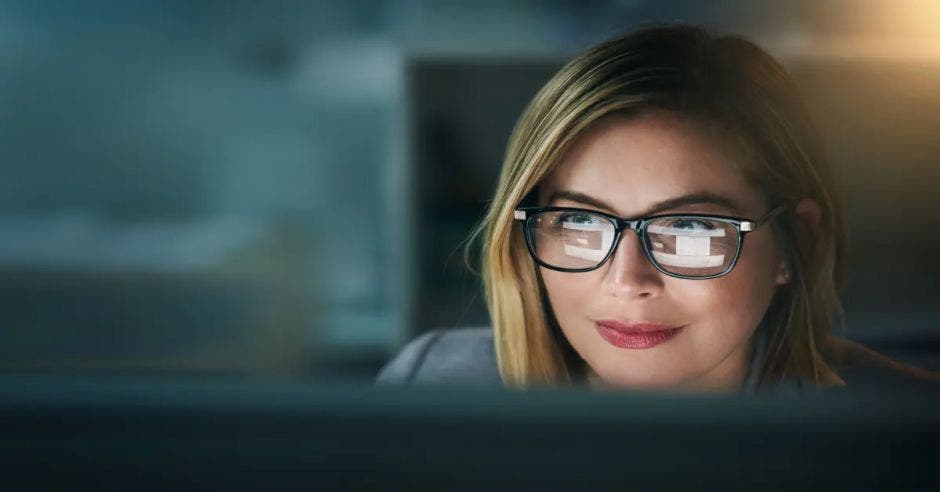 1400 mujeres 17 30 años verán beneficiadas formación técnica gratuita programa mujer digital impulsado fundación Junior Achievement apoyo banco interamericano desarrollo banco centroamericano integración económica empresas tecnología