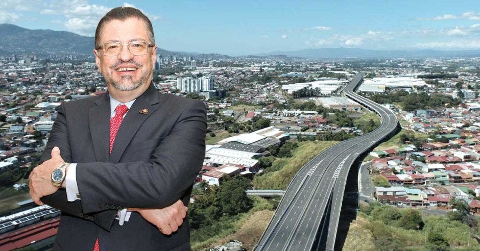 El viaducto o puente elevado de 1,5 kilómetros es la principal obra del proyecto, ya que permitirá conectar la Ruta 32 con La Uruca  y la autopista General Cañas. El presidente Rodrigo Chaves inaugura la obra hoy. Cortesía/La República