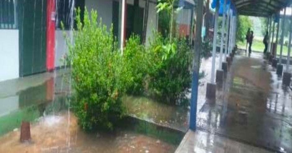 derrames aguas negras pasillos aulas cada vez llueve constante más ocho inviernos colegio técnico profesional santa bárbara santa cruz guanacaste situación preocupa estudiantes personal institución eventuales riesgos salud