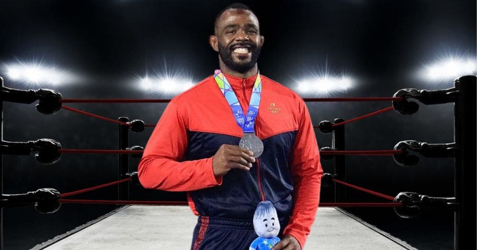 El luchador Maxwell Lacey consiguió la primera medalla de plata en ese deporte para Costa Rica en los Juegos Centroamericanos