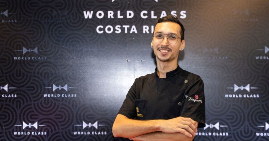 José Gil, bartender de Restaurante Patagonia del Mar