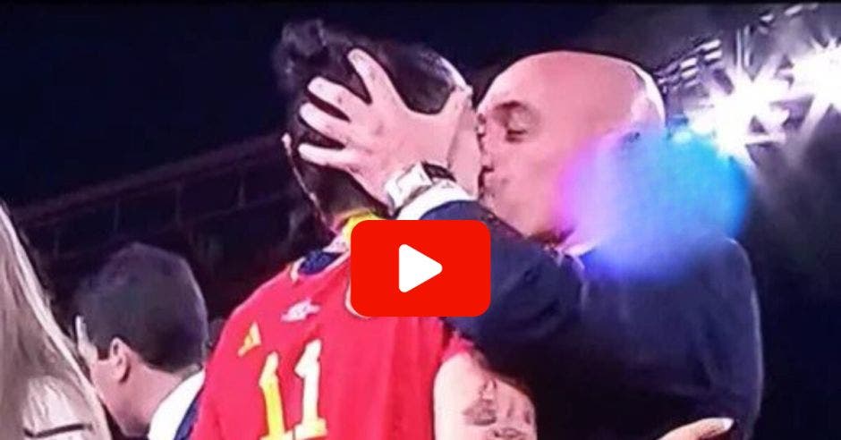 Luis Rubiales España beso