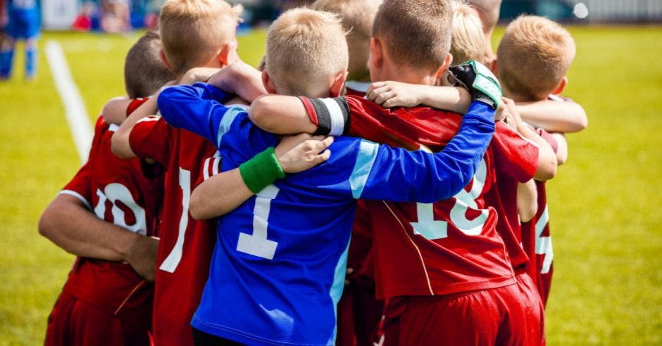 Torneo infantil busca que niños y niñas demuestren sus habilidades en el deporte.Canva/La República