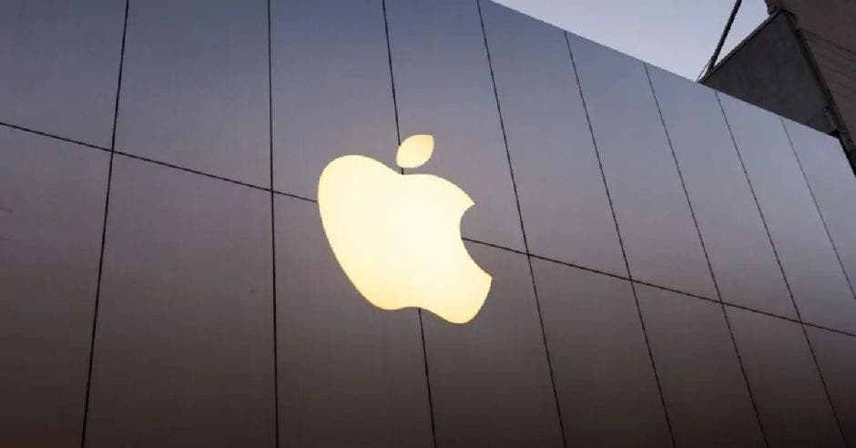 poco más una semana gigante tecnológica estadounidense apple presente nuevo modelo iphone próxima generación reloj inteligente actualización sistema operativo iOS algunas características seguidores marca esperan nuevo celular manzana de acuerdo revista forbes