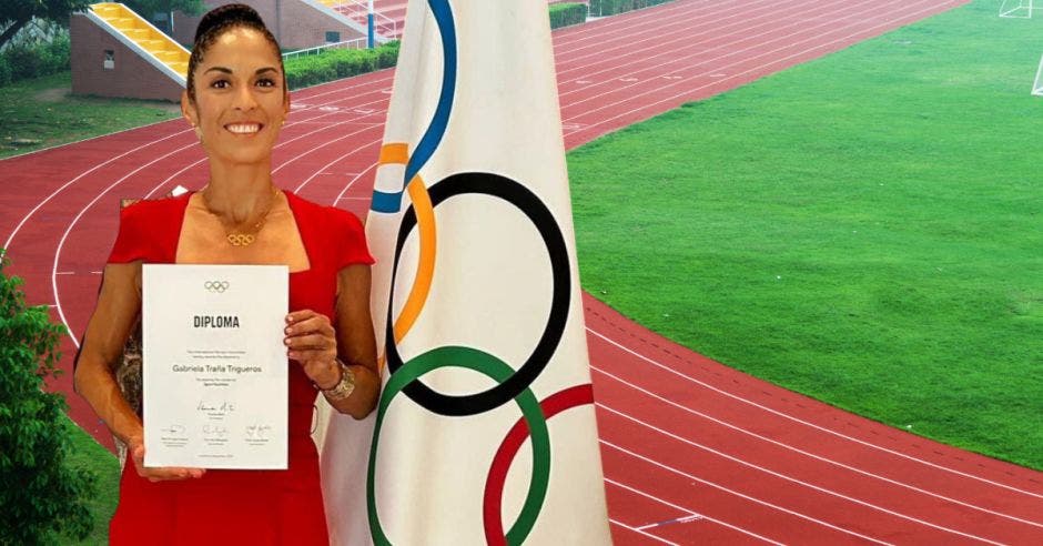 Atleta Gabriela Traña obtuvo su título como nutrisiconista deportiva avalado por el Comité Olímpico Internacional.Canva/La República