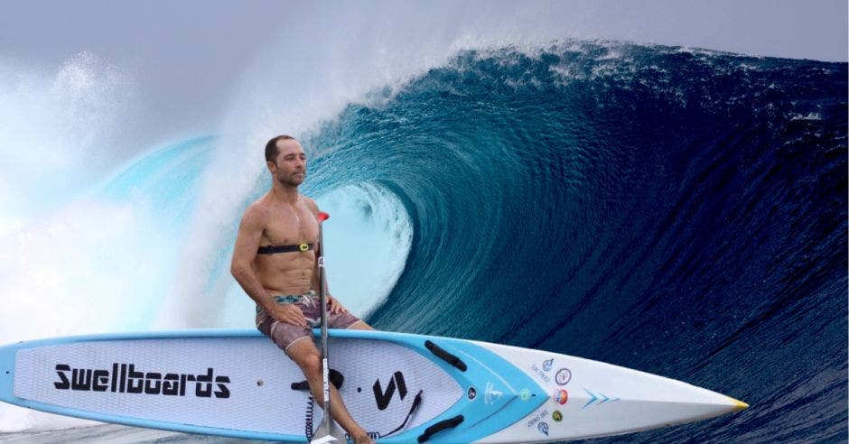 Marcel Oliveira en su tabla.Foto cortesía de Icoder.Canva/La República