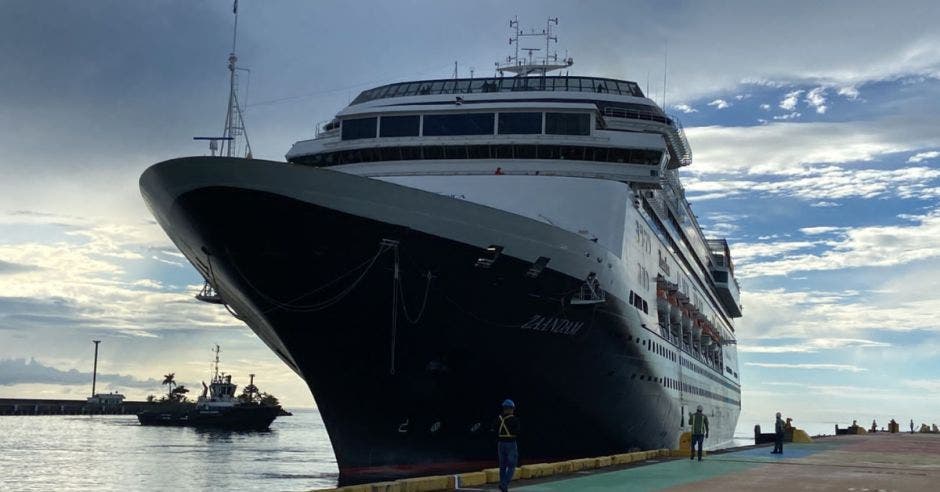 embarcación MS Zaandam temporada de crucers 2023-2024 Puerto Limón