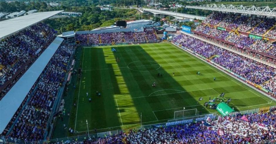 Los morados buscan crear todo un espectáculo con su estadio.Canva/La República