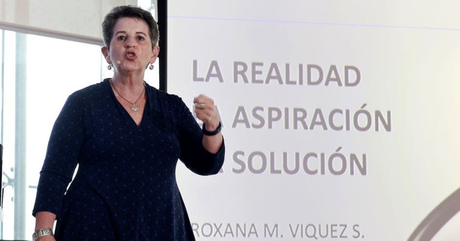 Roxana Víquez, experta en salud y bienestar financiero