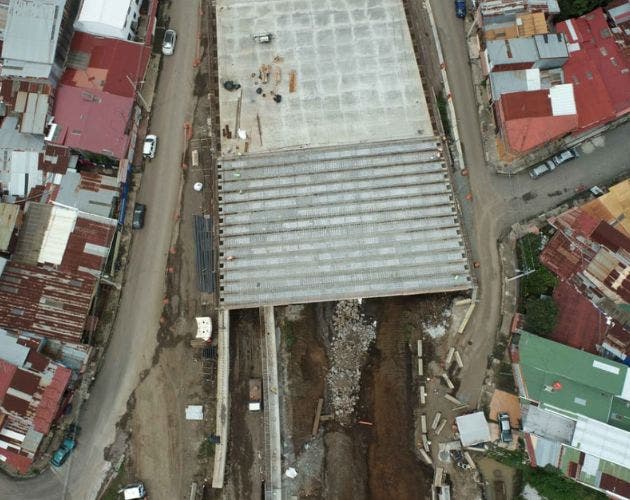 La útlima etapa de Circunvalación Norte que conectará Calle Blancos con la Rotonda del Bicentenario en Guadalupe incluye un paso elevado y un túnel. Las obras ya tienen un 62% de avance. Cortesía/La República.