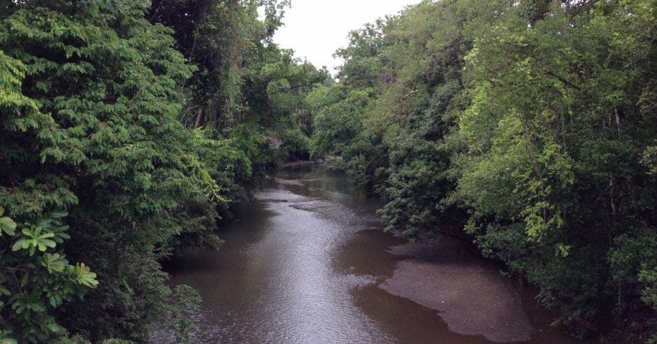 habitantes malpaís santa teresa playa hermosa pacífico nacional se están movilizando consideran crítica situación ambiental enfrenta cuenca río ario península nicoya extracción materiales