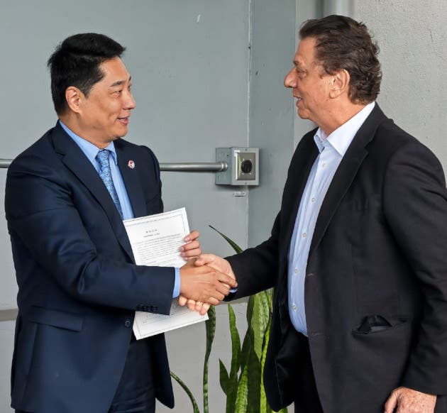 ice recibió donación seis autobuses eléctricos china
