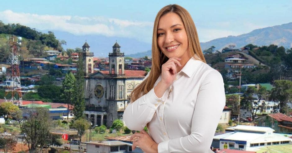 Cristiana Arroyo del PLN fue electa en Puriscal para un segundo mandato. Ella es Licenciada en Contaduría Pública, Cortesía/La República.