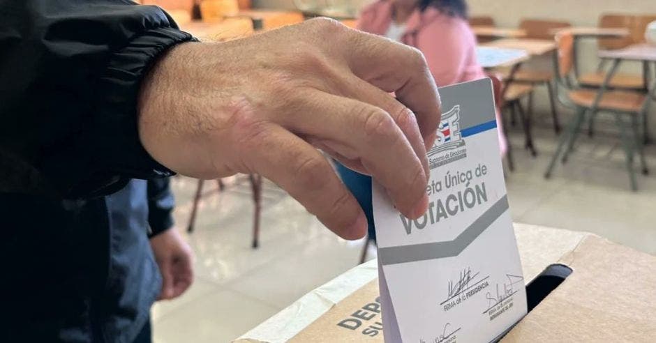 Al darse a conocer los primeros datos de los comicios municipales, el Tribunal Supremo de Elecciones (TSE) informó que el 67,2% de los votantes no acudió a votar. Cortesía/La República