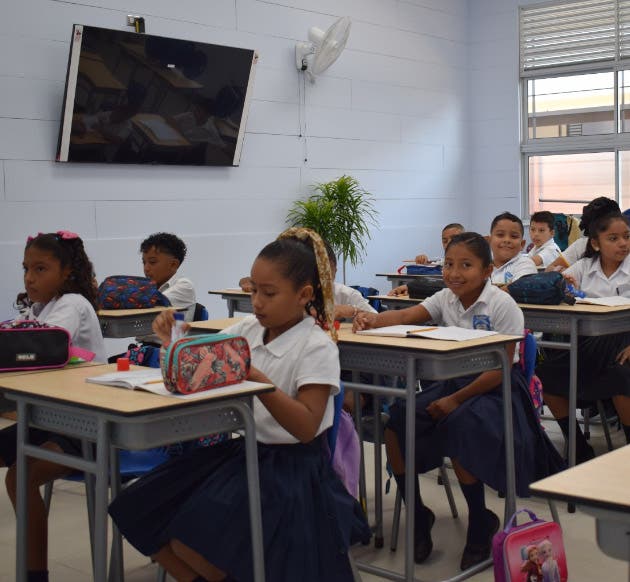 marimbas banderas inaugurado oficialmente curso lectivo escuela Bernardo Gutiérrez sardinal carrillo guanacaste mensaje presidente República Rodrigo Chaves 665 estudiantes preescolar primaria institución educativa