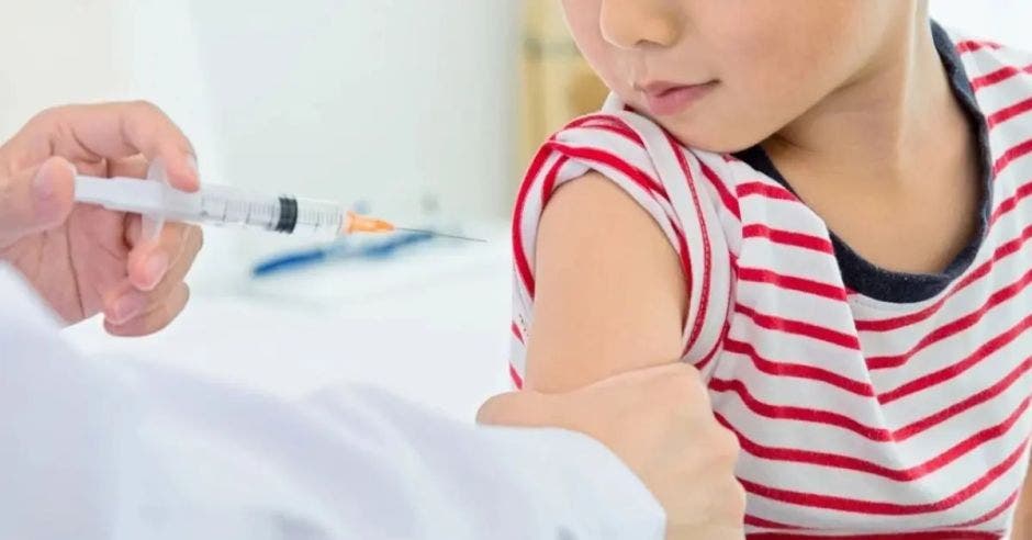 verificar mantener al día esquema vacunación niños principales recomendaciones ccss marco inicio curso lectivo medida protección diversas enfermedades