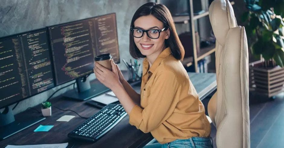 desde este martes próximo 10 marzo mujeres interesadas aprender computación nube podrán postularse programa capacitación women in cloud fundación crusa cinde