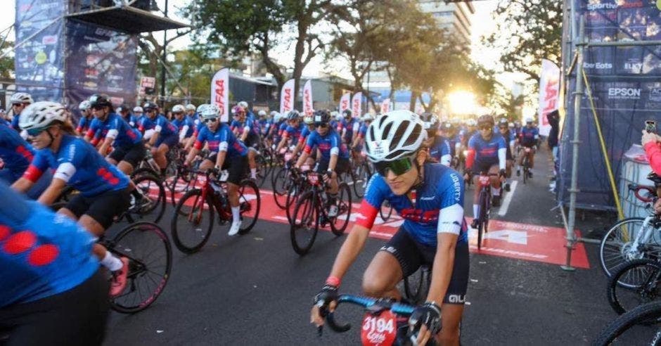 Salida del Gran Fondo Andrey Amador. Municipalidad de San José/La República