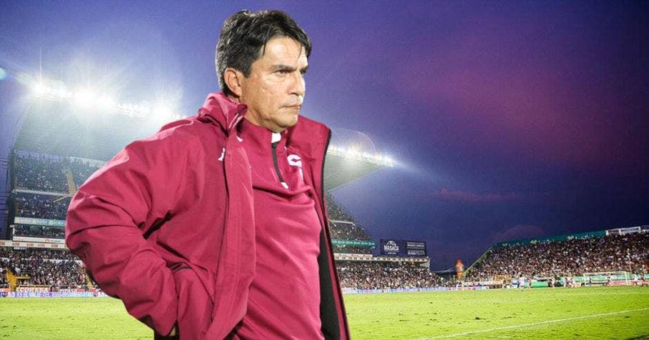 El empate del Deportivo Saprissa en casa genera tensión con su afición.Canva/La República