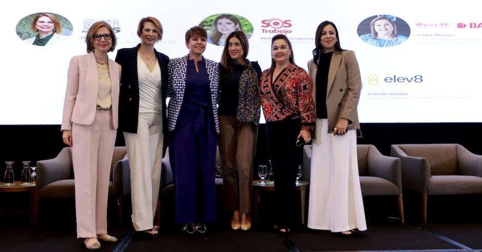 Camelia Ilie, decana y Chair del Centro de Liderazgo Colaborativo y de la Mujer en INCAE; Mónica Araya, Presidente Ejecutiva del INS; Montserrat Bonilla, Jefa Legal, Seguridad Corporativa y Compliance de Walmart Centroamérica, Melissa Concepción, CEO y Fundadora de SOS Trabajo; Laura Moreno, Vicepresidenta de asuntos corporativos del BAC y Jeannie Bonilla, Country Manager Costa Rica de Elev8. Esteban Monge/La República