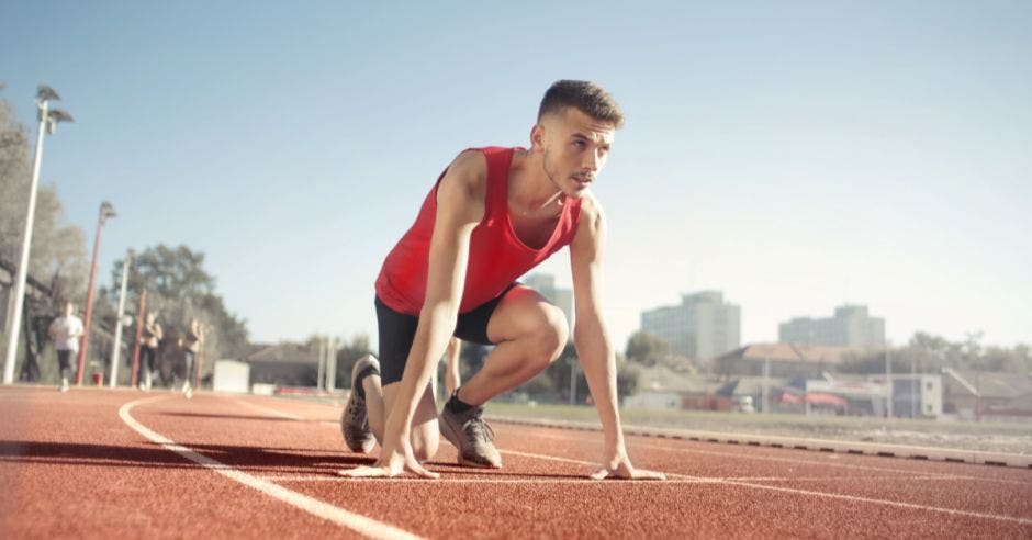 Atletismo es el primer deporte en dar premios económicos.Canva/La República