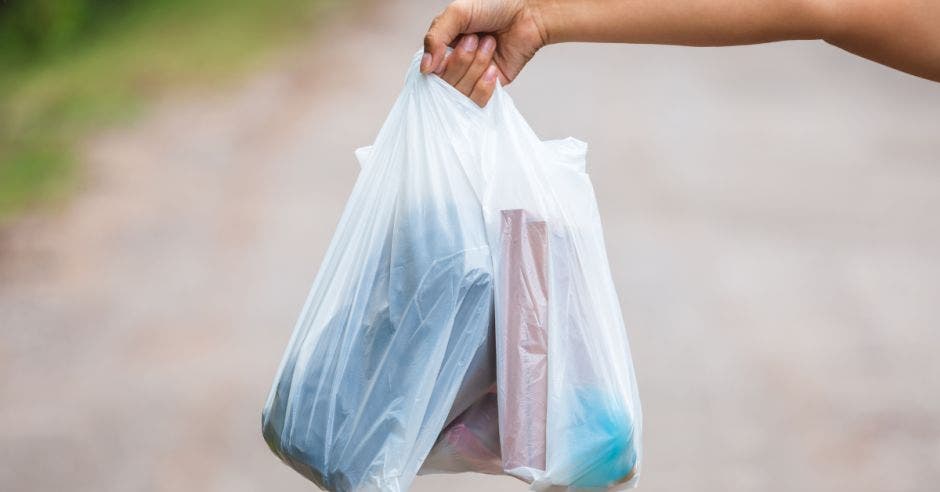 inquietudes externadas comerciantes detallistas entrada vigor este fin de semana ley combatir contaminación plástico ministerio salud emitió aclaraciones reglamento regula entrega empaques para un solo uso este material