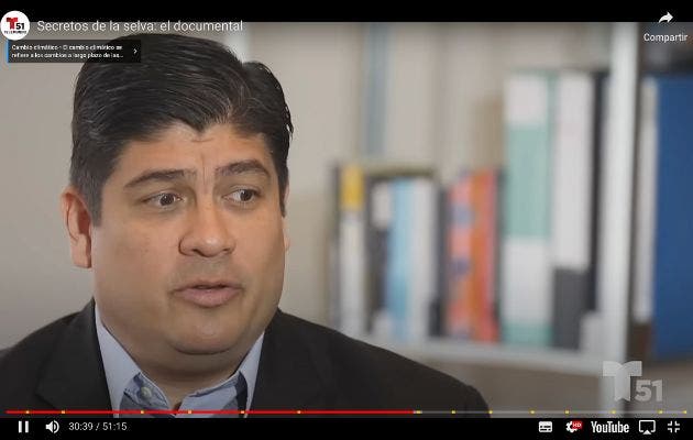 El expresidente Carlos Alvarado es uno de los personajes que sale en el documental. Cortesía/La República