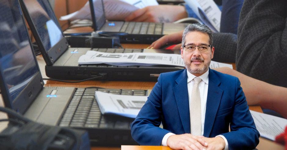 Eduardo Escalante, director de Ingeniería Eléctrica de la Universidad Fidélitas. Cortesía/La República.