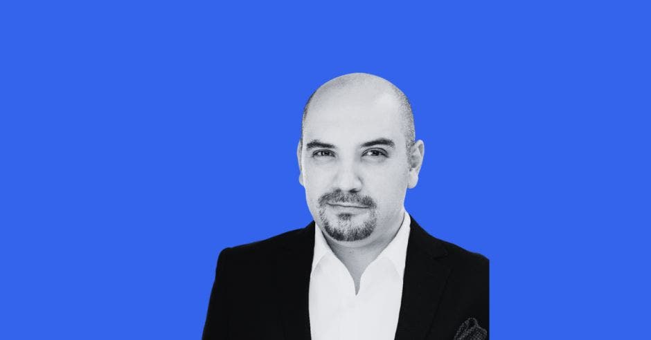 Andrei Calderón Presidente de Stratega