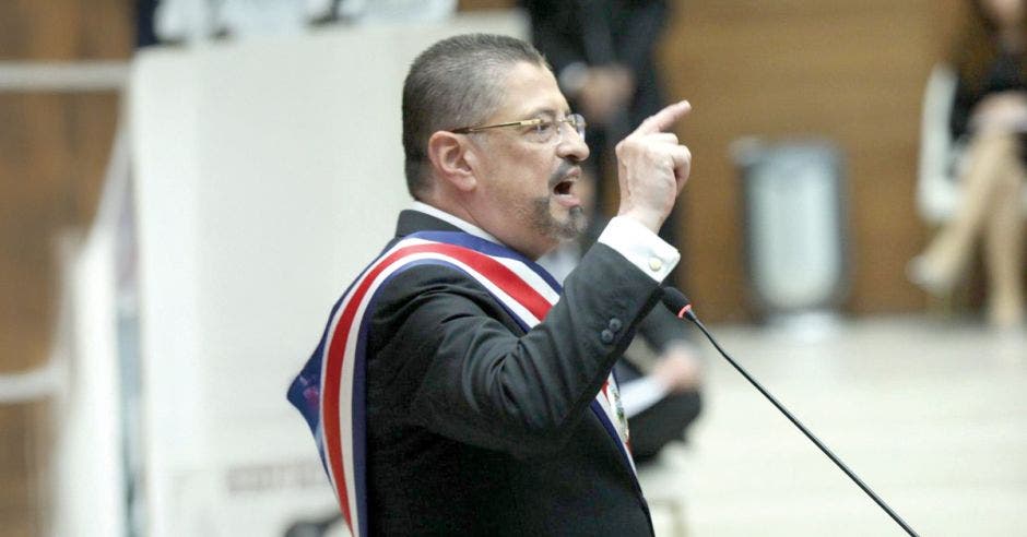 Rodrigo Chaves pidió a los costarricenses elegir 38 diputados patriotas en 2026. Cortesía Asamblea/La República.