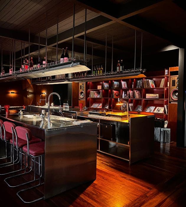 Bar