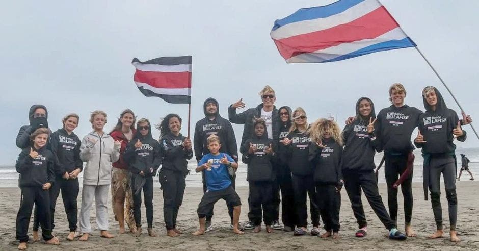 Cinco medallas individuales y un cuarto lugar entre nueve países reflejan el alto nivel competitivo del surf costarricense.Cortesía/La República
