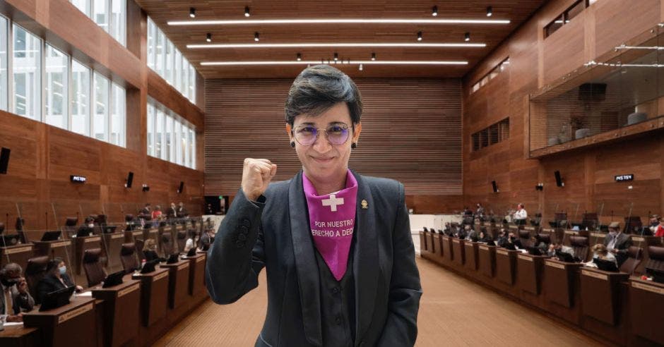 La legisladora Rocío Alfaro celebro la decisión del Congreso de frenar el avance por la vía rápida de las jornadas 4x3. Cortesía/La República.